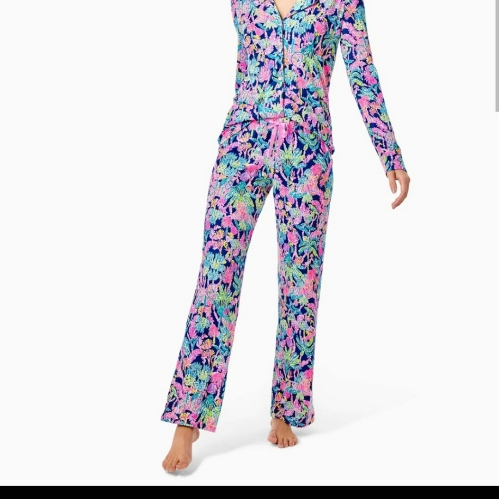 Lilly Pulitzer long sleeve pajama top only. NWT . Medium
